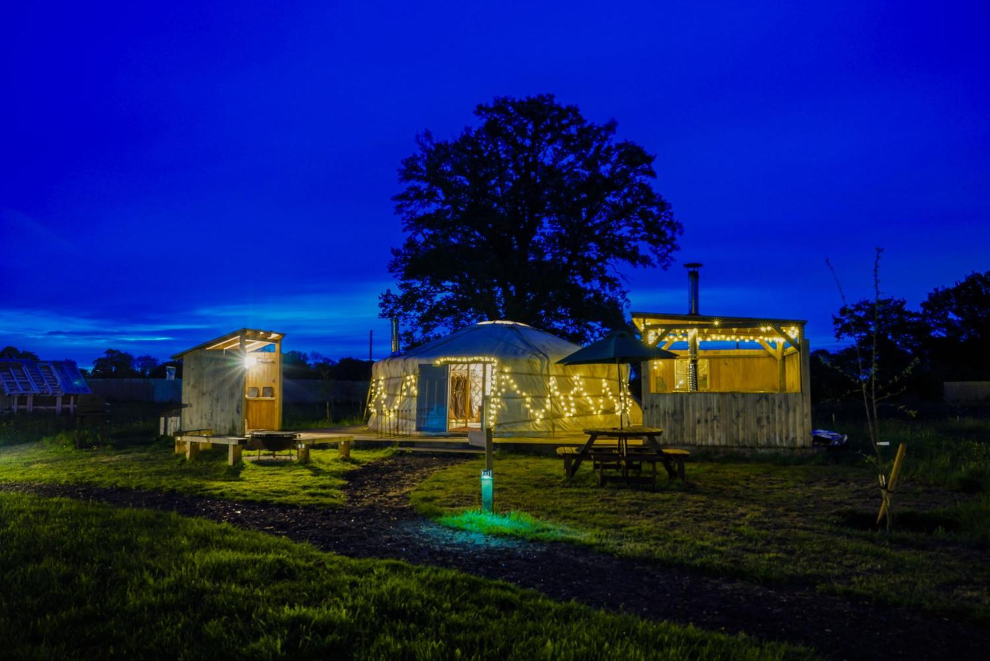 Glamp And Tipple Ltd Hotel Great Ellingham Buitenkant foto