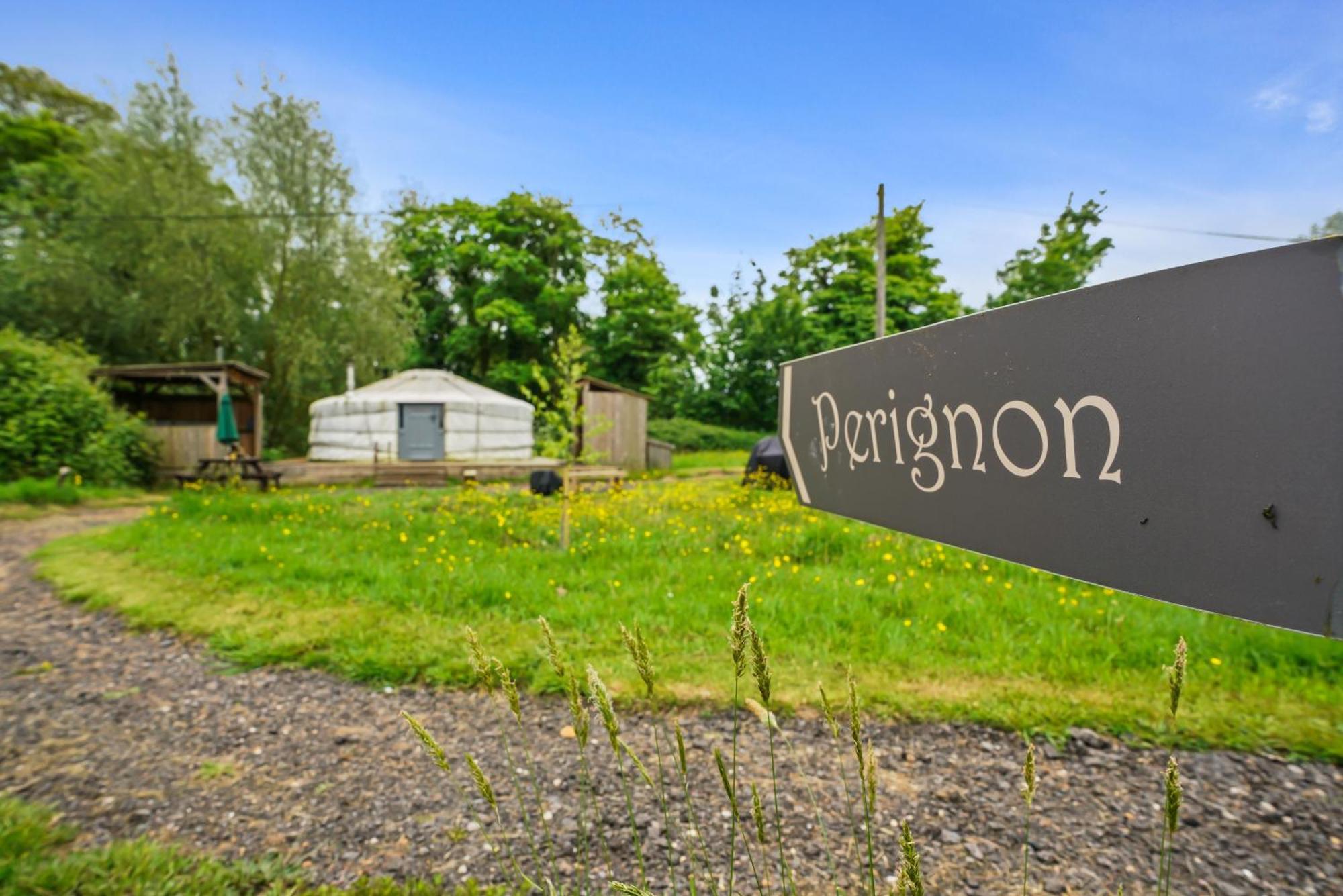 Glamp And Tipple Ltd Hotel Great Ellingham Buitenkant foto