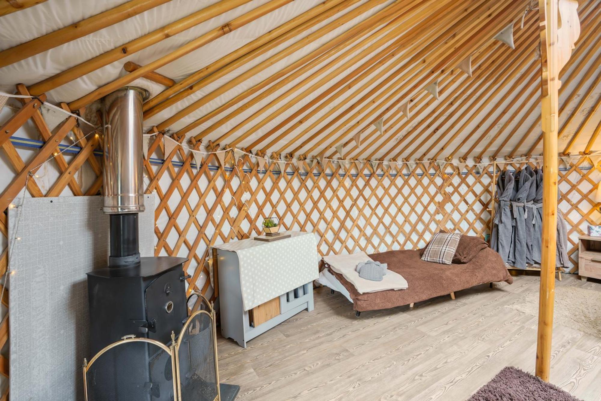 Glamp And Tipple Ltd Hotel Great Ellingham Buitenkant foto