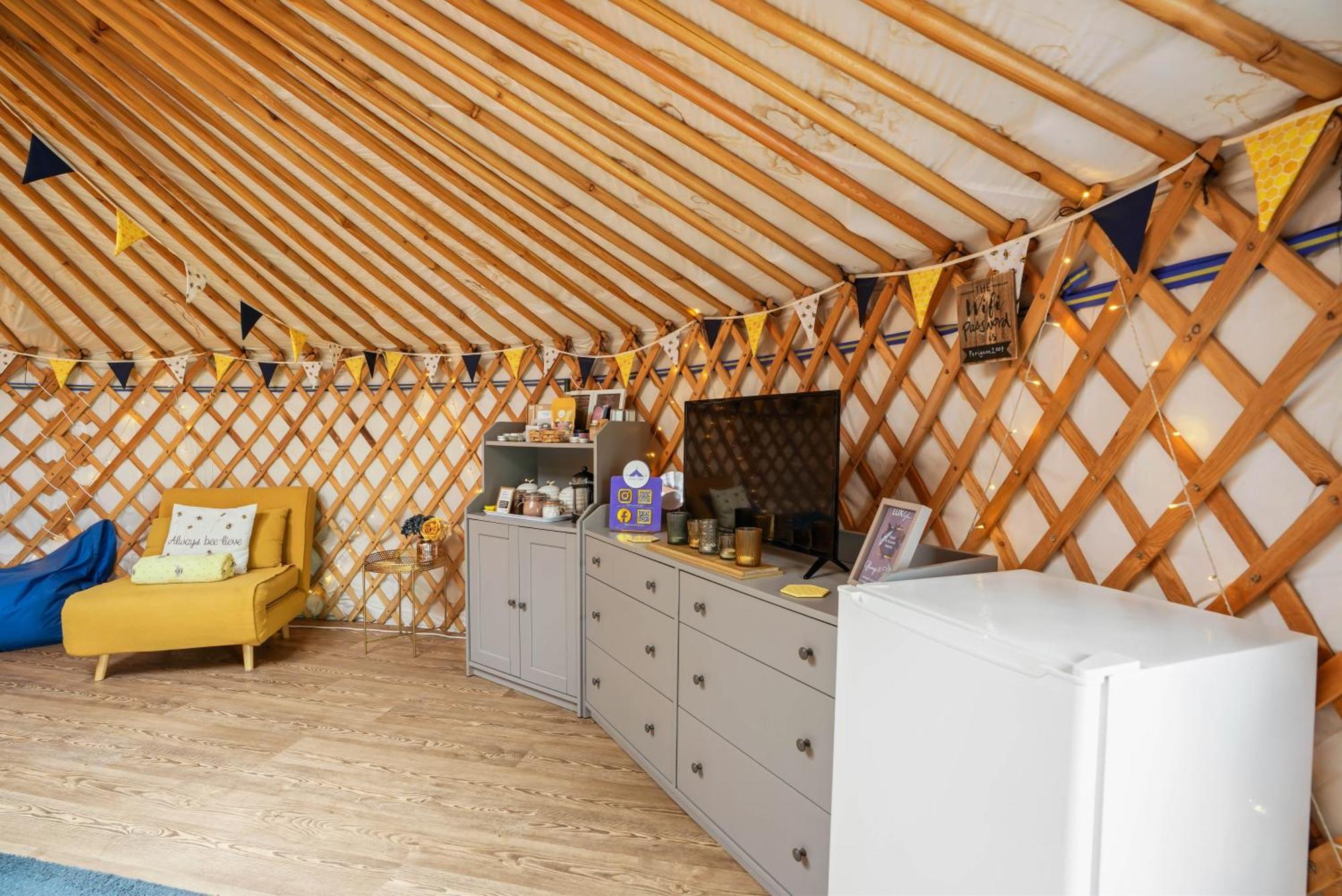 Glamp And Tipple Ltd Hotel Great Ellingham Buitenkant foto