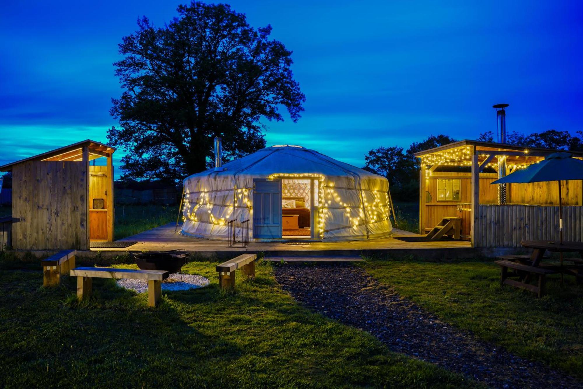 Glamp And Tipple Ltd Hotel Great Ellingham Buitenkant foto