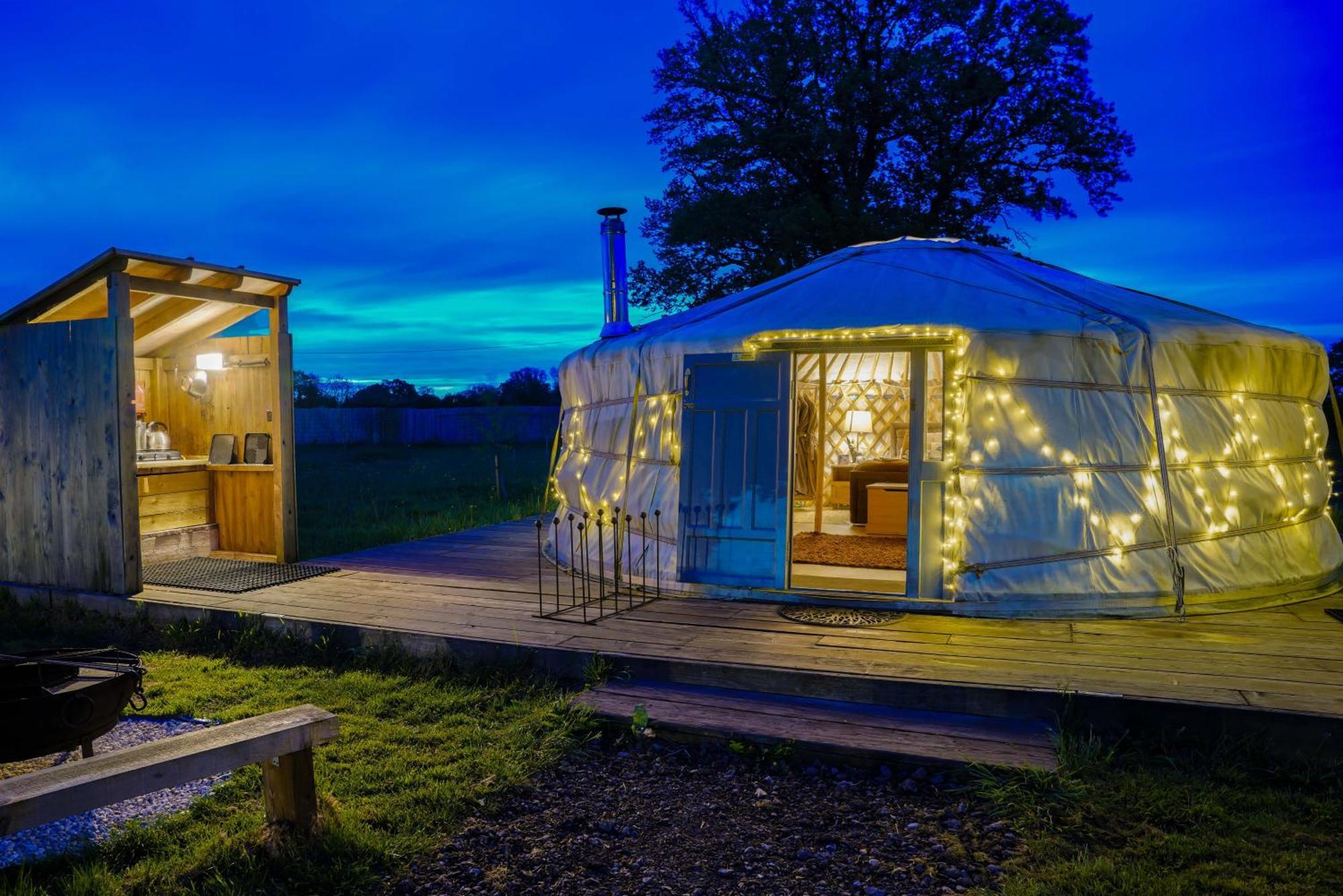 Glamp And Tipple Ltd Hotel Great Ellingham Buitenkant foto