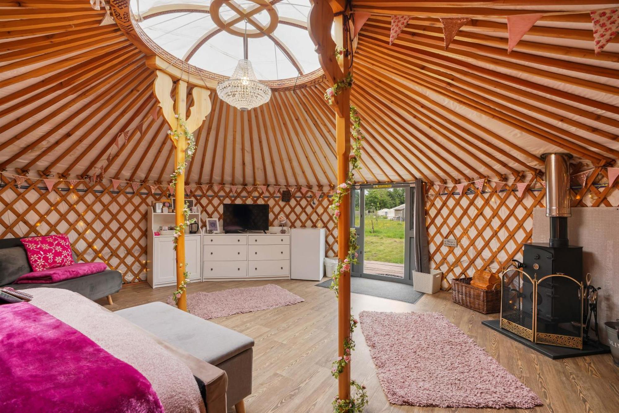 Glamp And Tipple Ltd Hotel Great Ellingham Buitenkant foto