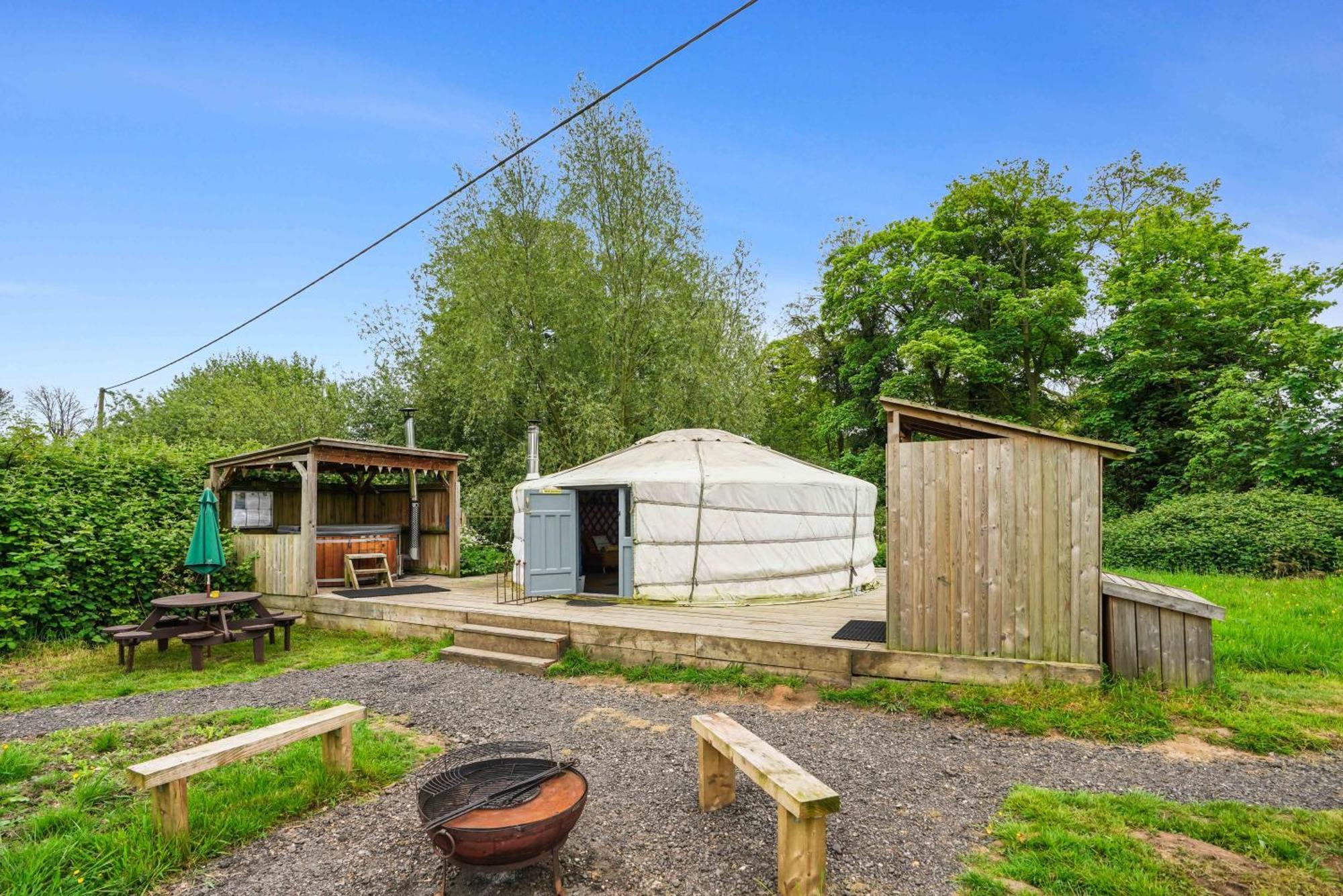 Glamp And Tipple Ltd Hotel Great Ellingham Buitenkant foto