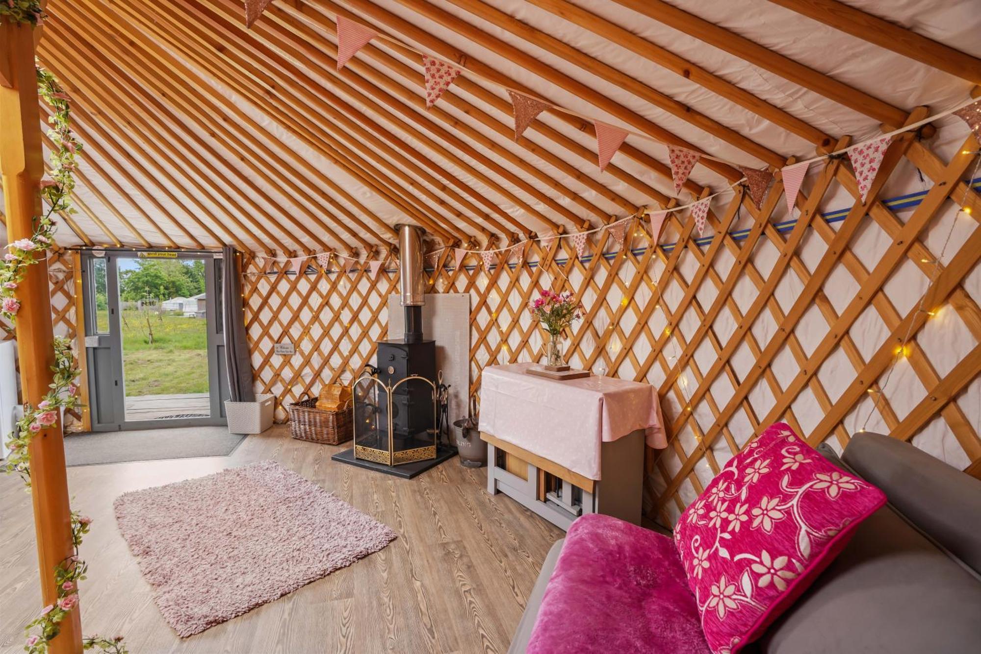 Glamp And Tipple Ltd Hotel Great Ellingham Buitenkant foto