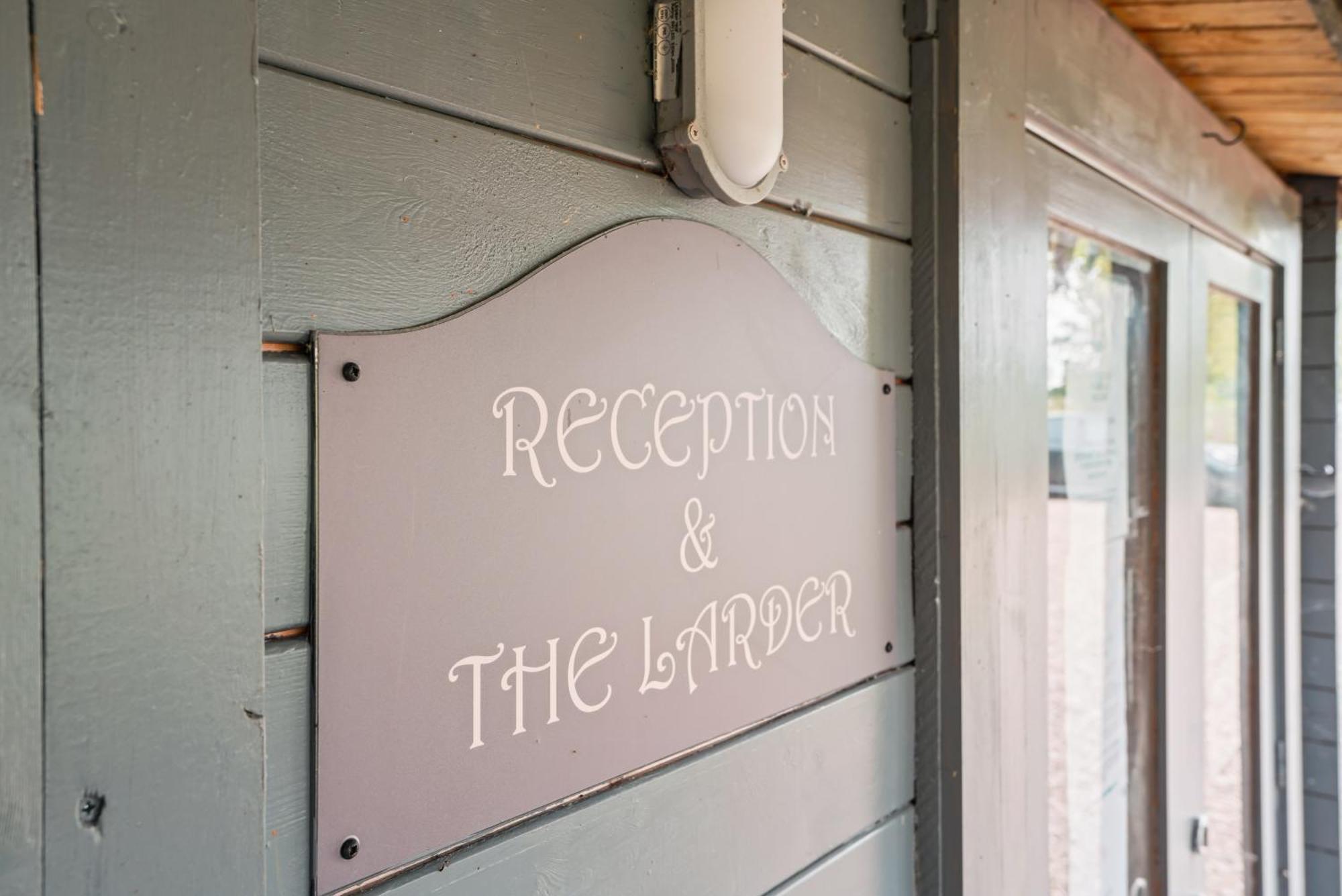 Glamp And Tipple Ltd Hotel Great Ellingham Buitenkant foto
