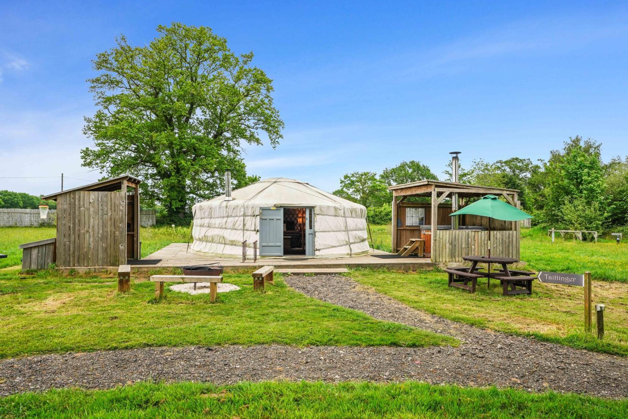 Glamp And Tipple Ltd Hotel Great Ellingham Buitenkant foto