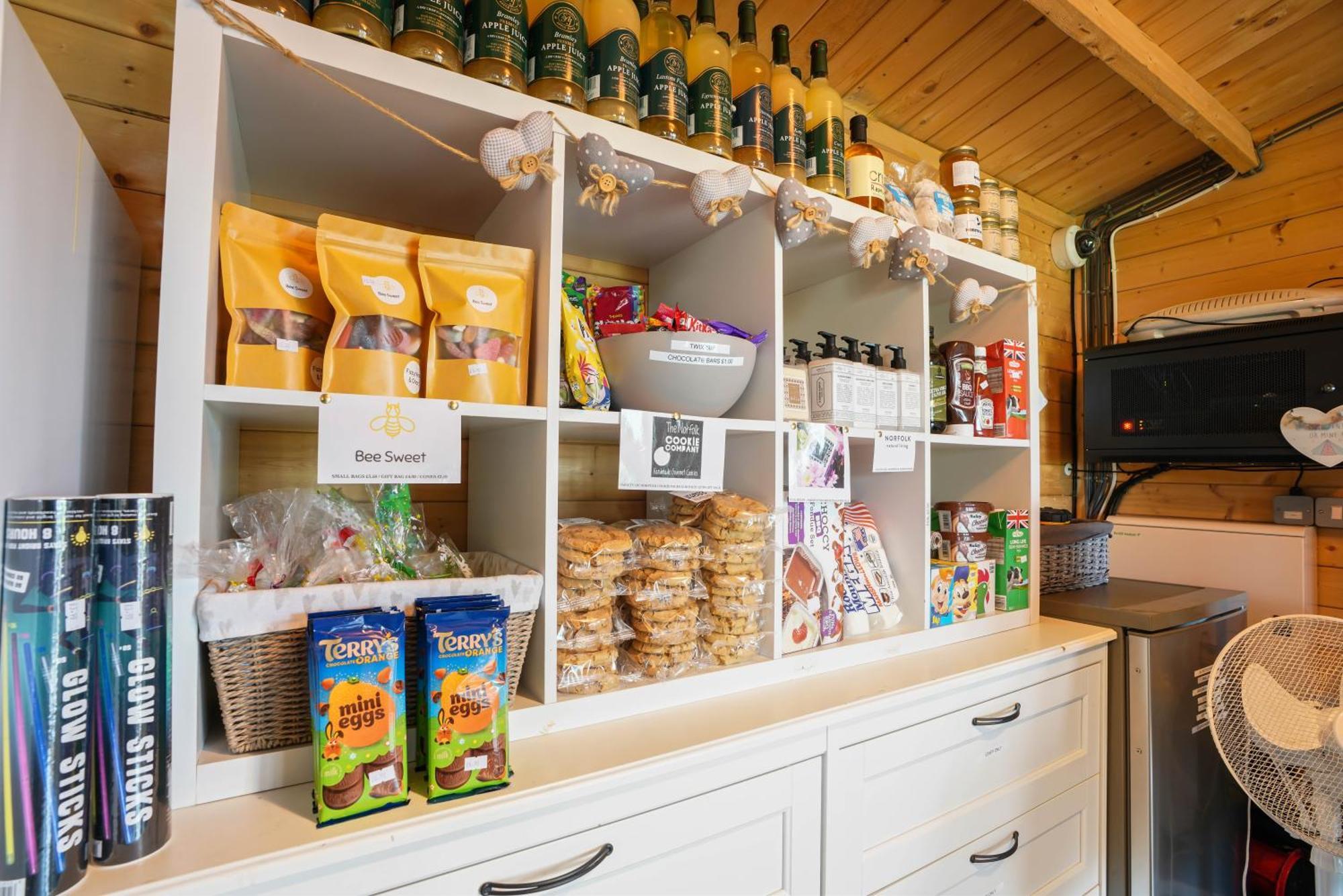 Glamp And Tipple Ltd Hotel Great Ellingham Buitenkant foto