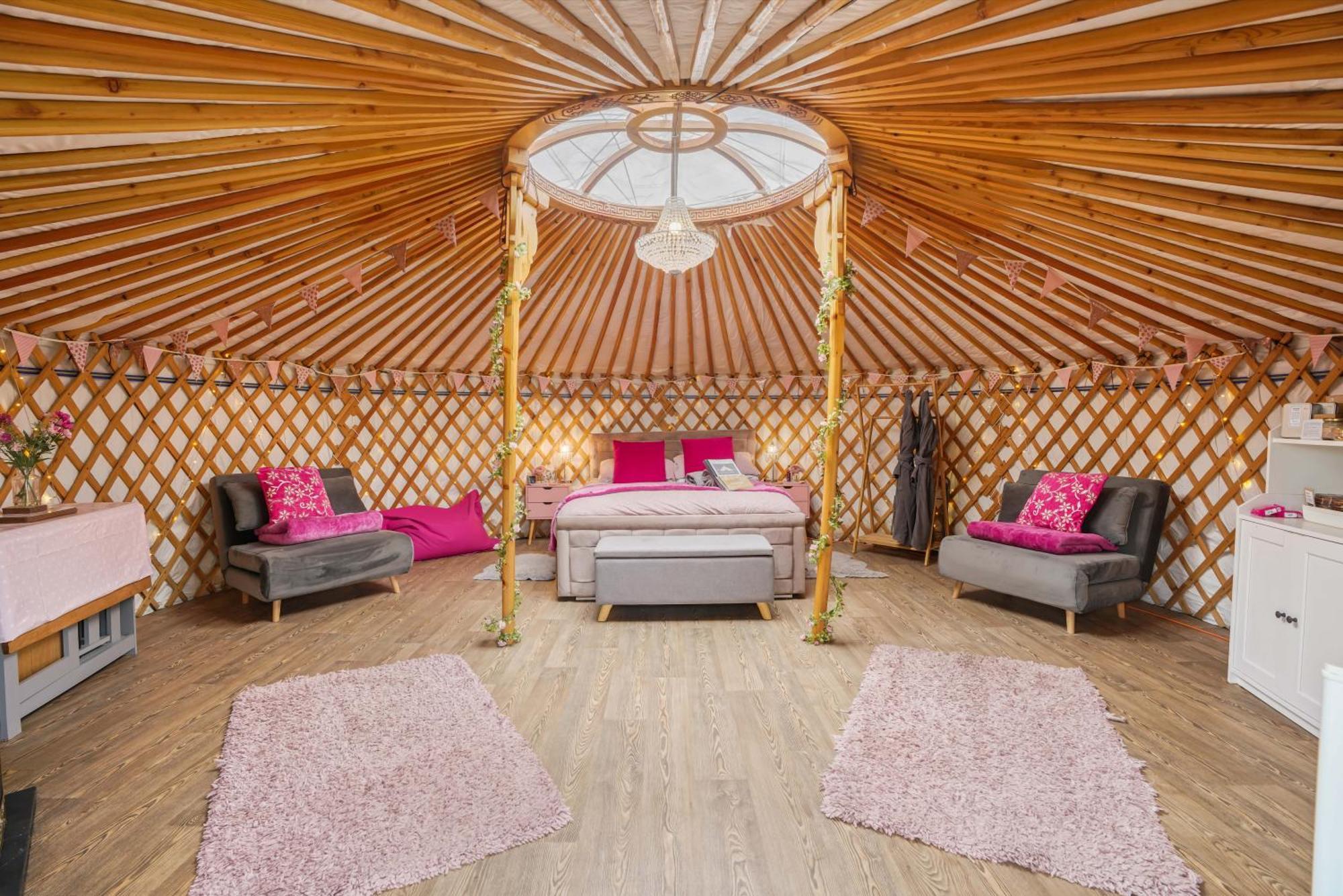 Glamp And Tipple Ltd Hotel Great Ellingham Buitenkant foto
