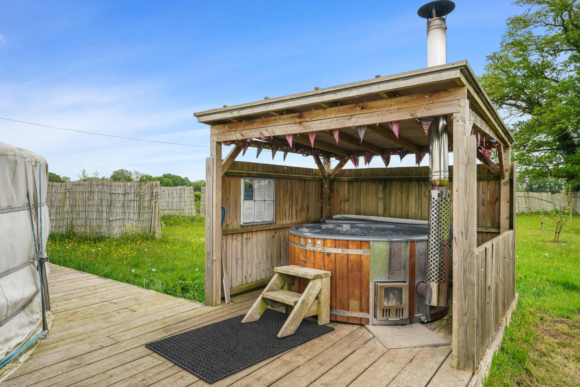 Glamp And Tipple Ltd Hotel Great Ellingham Buitenkant foto
