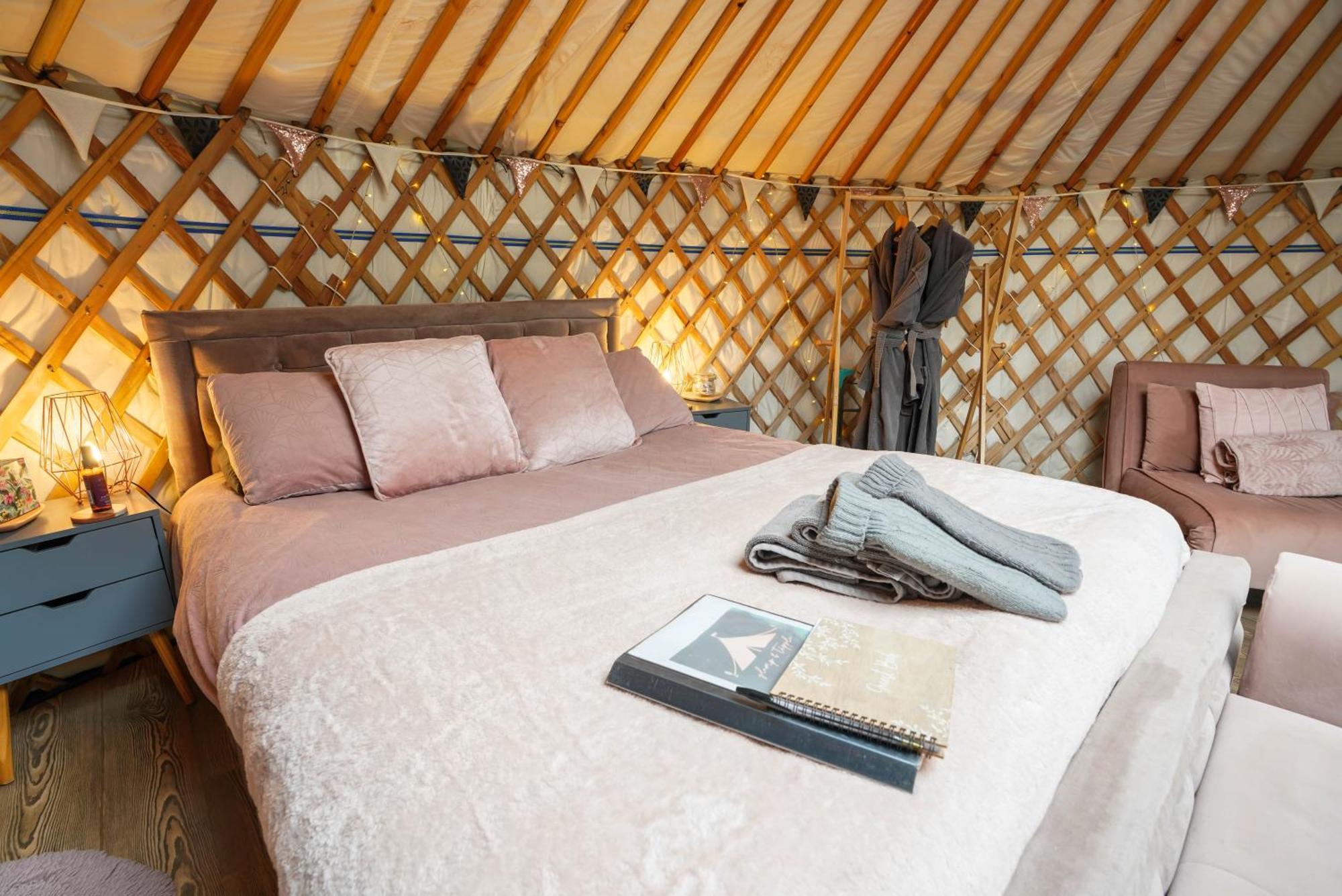 Glamp And Tipple Ltd Hotel Great Ellingham Buitenkant foto