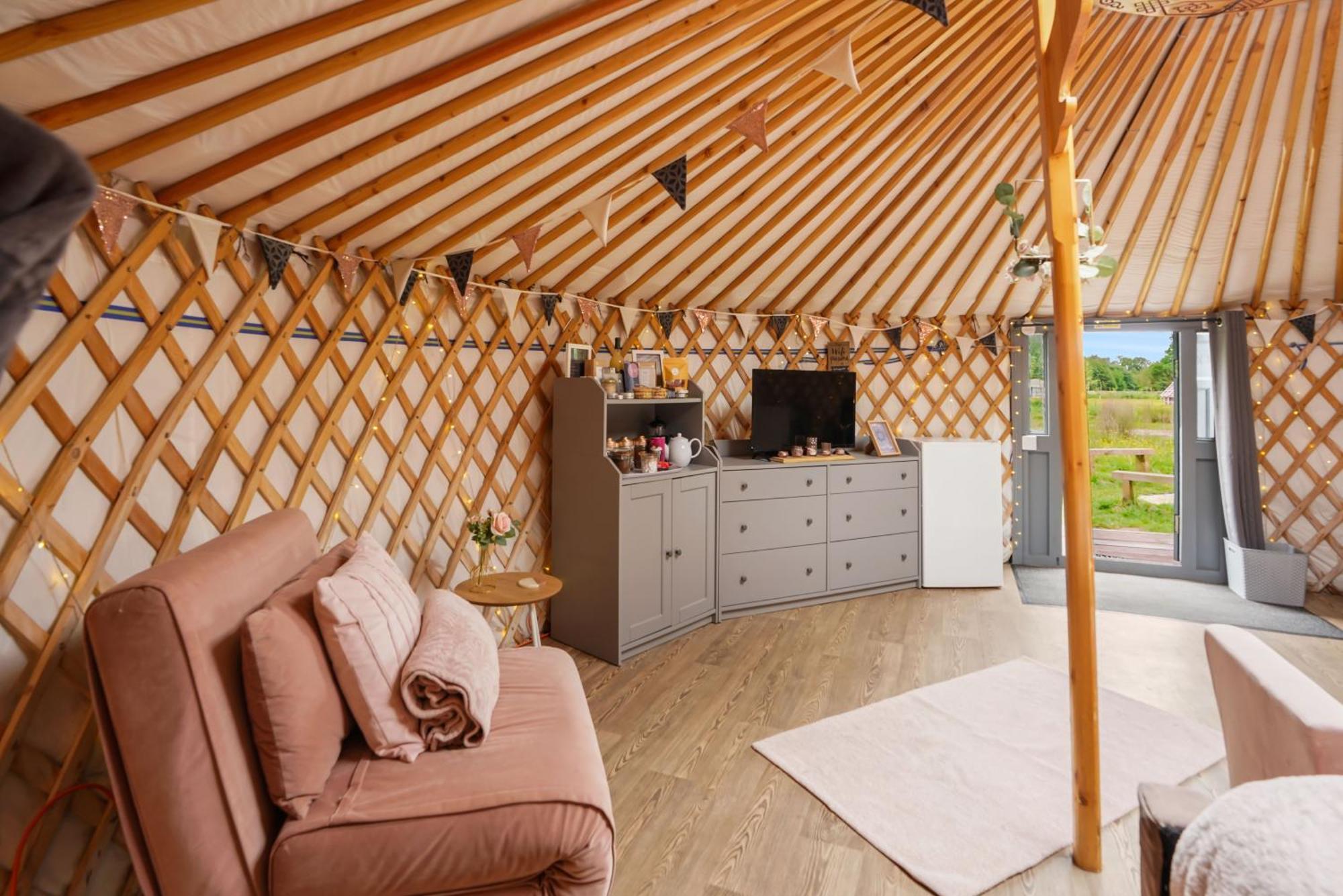 Glamp And Tipple Ltd Hotel Great Ellingham Buitenkant foto